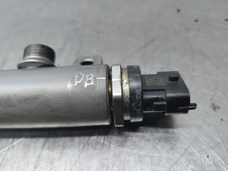 Recambio de rampa inyectora para nissan qashqai (j11) tekna referencia OEM IAM 1752000Q3M 175216420R 