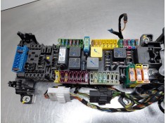 Recambio de caja reles / fusibles para mercedes-benz clase a (w176) design referencia OEM IAM A2465400040   2