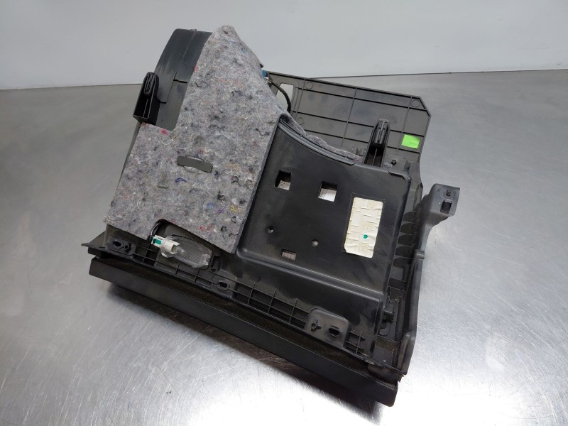 Recambio de guantera para mercedes-benz clase a (w176) design referencia OEM IAM A1766800091  