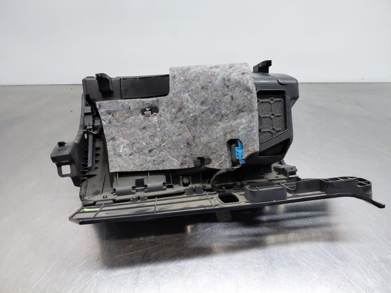 Recambio de guantera para mercedes-benz clase a (w176) design referencia OEM IAM A1766800091  