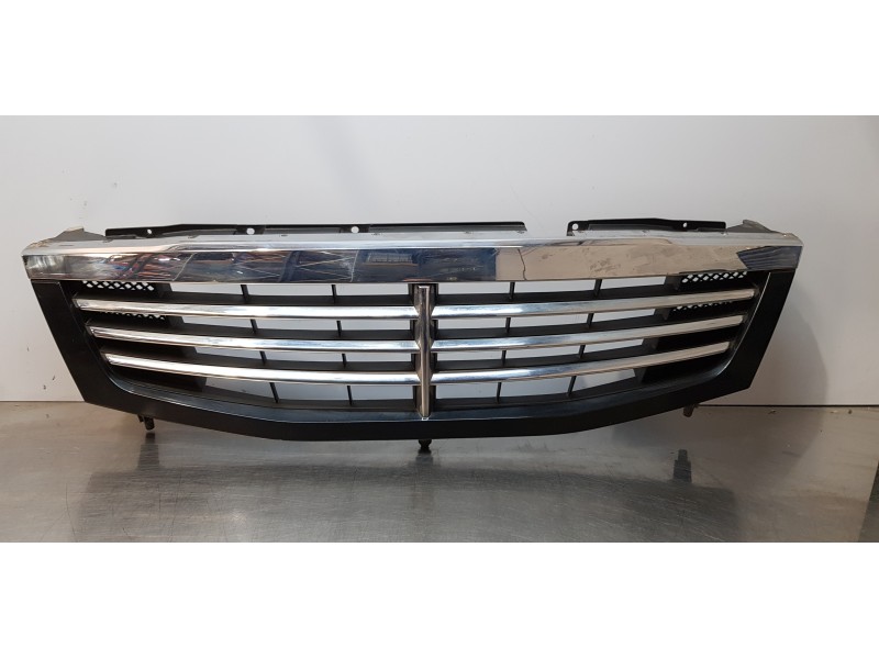 Recambio de rejilla delantera para ssangyong rexton rx 270 plus / 270 xdi plus referencia OEM IAM 7946308000  