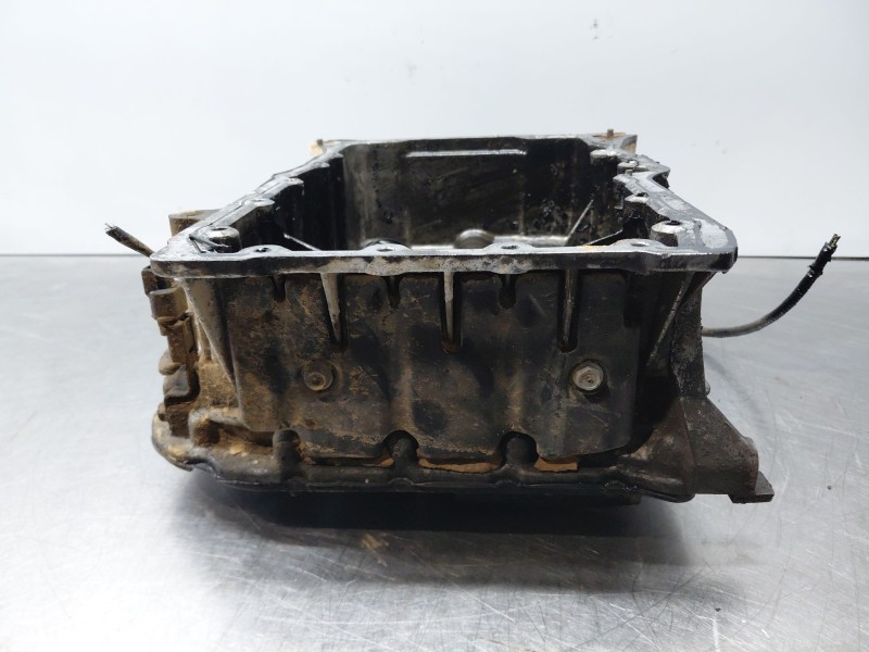 Recambio de carter para hyundai tucson klass referencia OEM IAM 215102F004  