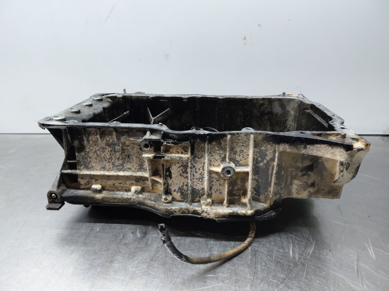 Recambio de carter para hyundai tucson klass referencia OEM IAM 215102F004  