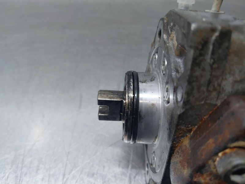 Recambio de bomba inyeccion para toyota rav 4 (a3) 4wd referencia OEM IAM 221000R010  