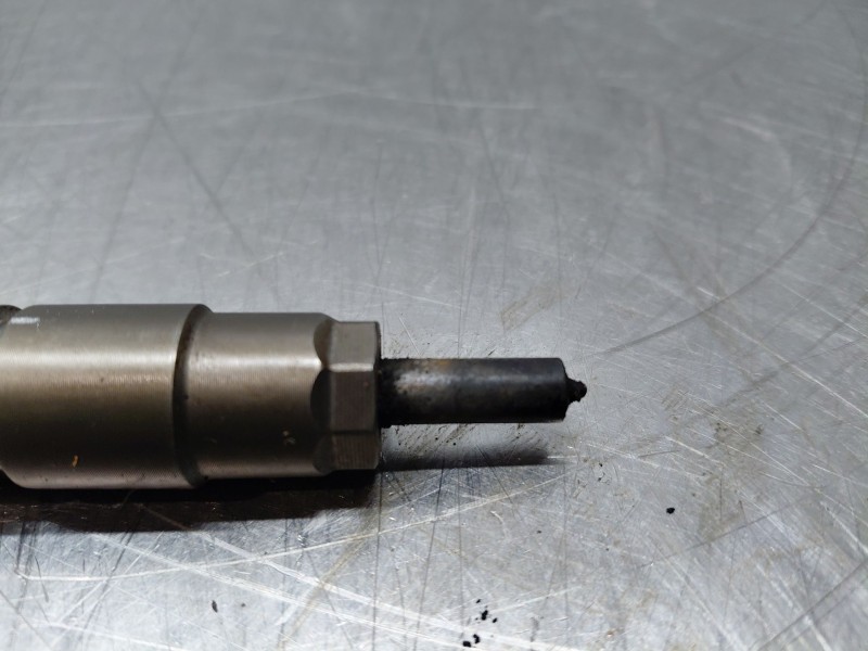 Recambio de inyector para hyundai tucson klass referencia OEM IAM 0445110582 338002F600 