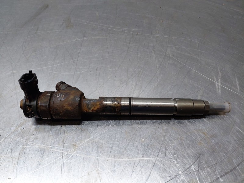 Recambio de inyector para hyundai tucson klass referencia OEM IAM 0445110582 338002F600 