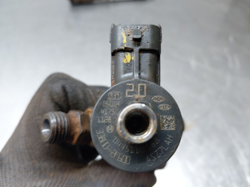 Recambio de inyector para hyundai tucson klass referencia OEM IAM 0445110582 338002F600 