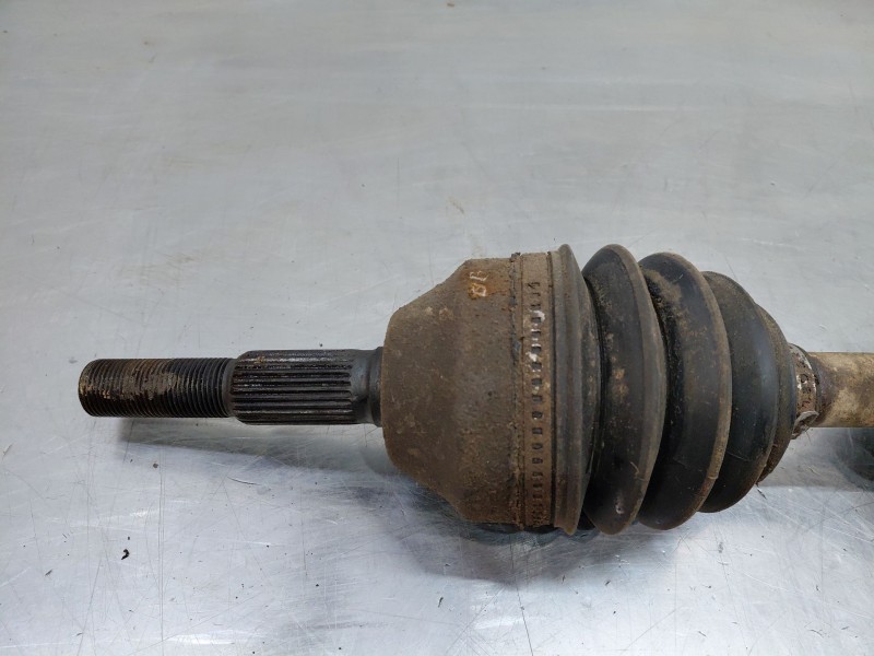 Recambio de transmision delantera izquierda para jeep cherokee (kj) sport referencia OEM IAM 5066023AA  