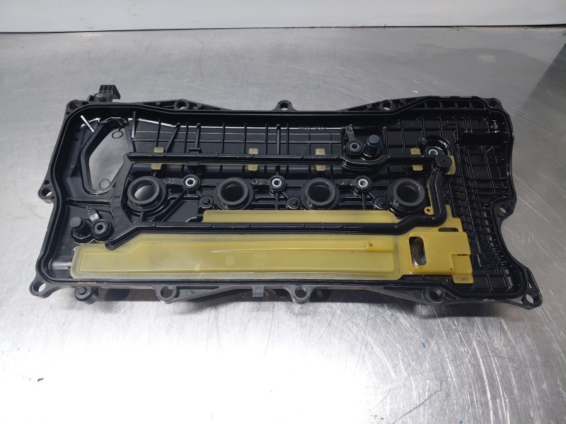 Recambio de tapa balancines para toyota rav 4 plug-in hybrid advance referencia OEM IAM 1120125033  