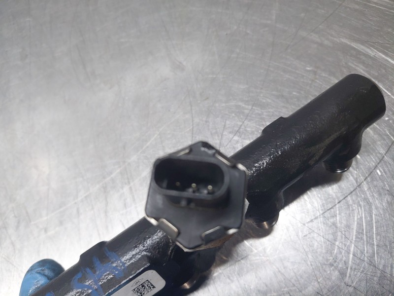 Recambio de rampa inyectora para renault scenic iv grand zen referencia OEM IAM 175217814R 0281007457 