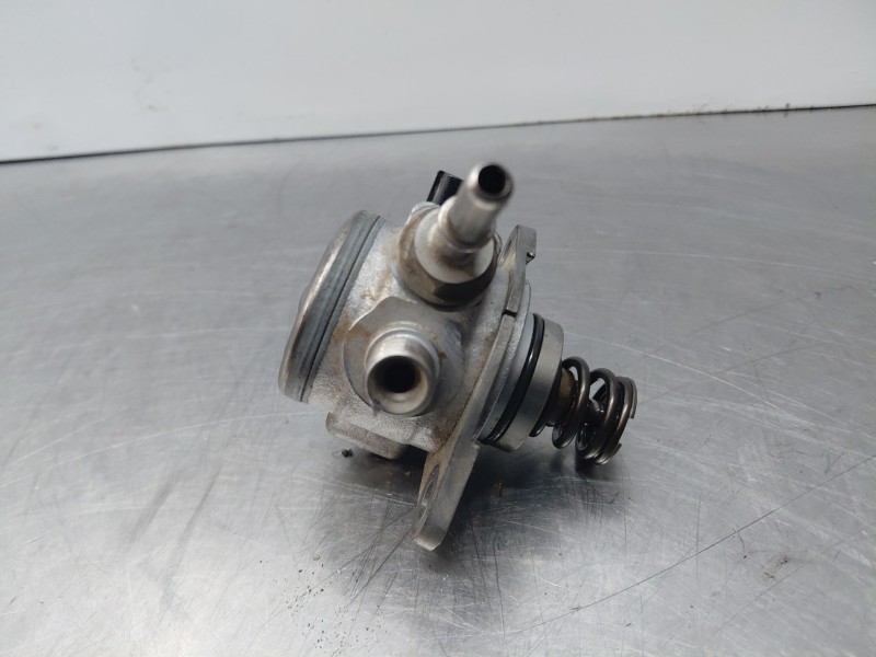 Recambio de bomba inyeccion para renault megane iii berlina 5 p gt line referencia OEM IAM 166304016R  