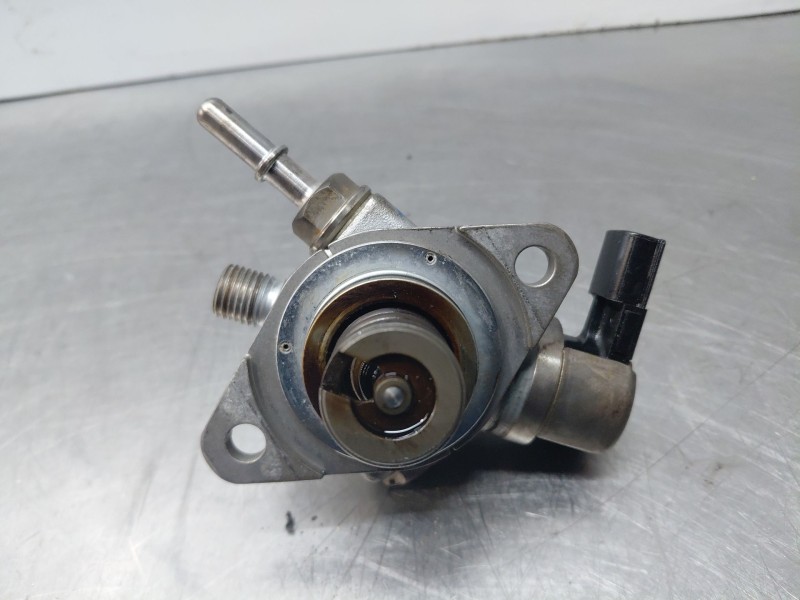 Recambio de bomba inyeccion para renault megane iii berlina 5 p gt line referencia OEM IAM 166304016R  