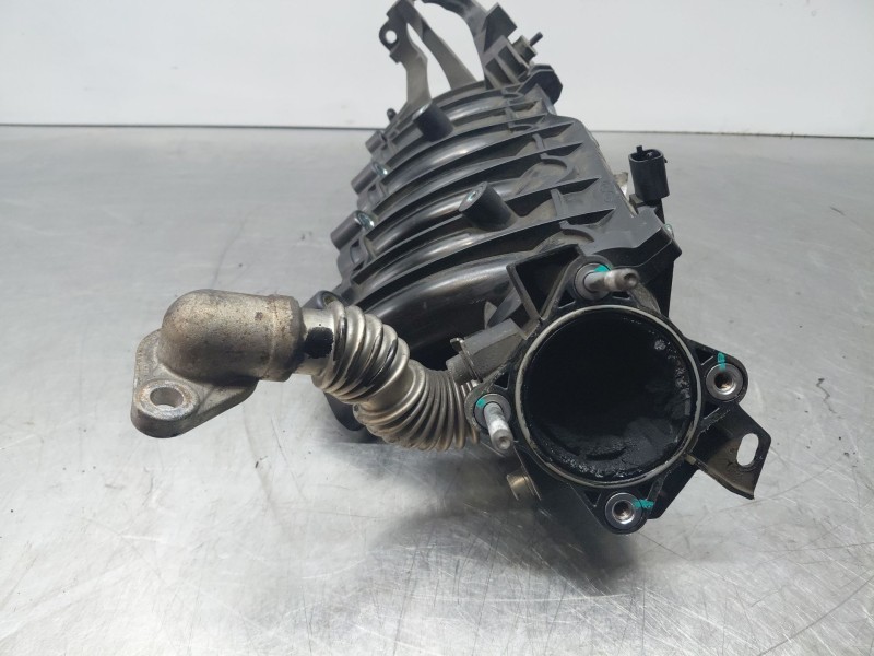 Recambio de colector admision para hyundai tucson tl referencia OEM IAM 283102A570  