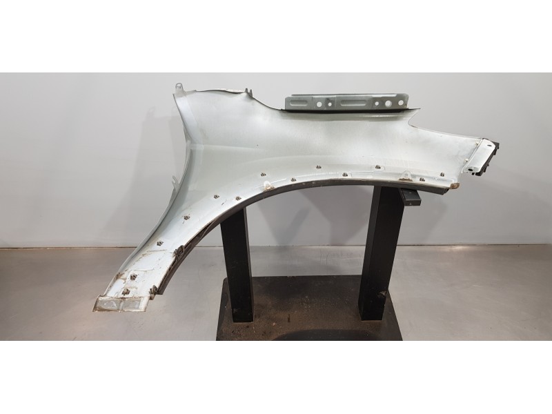 Recambio de aleta delantera izquierda para hyundai tucson ix35 referencia OEM IAM 66311D3000  