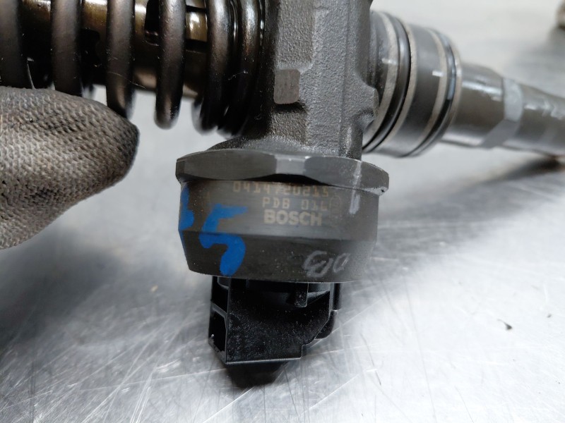 Recambio de inyector para seat ibiza iii (6l1) 1.4 tdi referencia OEM IAM 38130073BN 038130073BN 