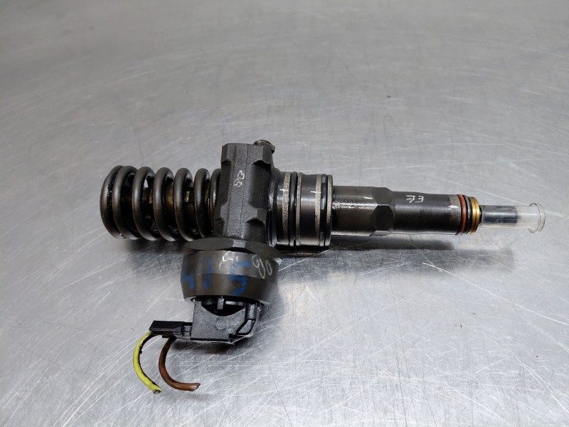 Recambio de inyector para seat ibiza iii (6l1) 1.4 tdi referencia OEM IAM 38130073BN 038130073BN 