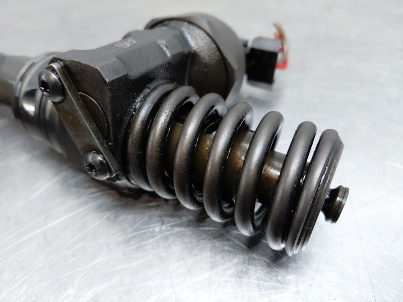 Recambio de inyector para seat ibiza iii (6l1) 1.4 tdi referencia OEM IAM 38130073BN 038130073BN 