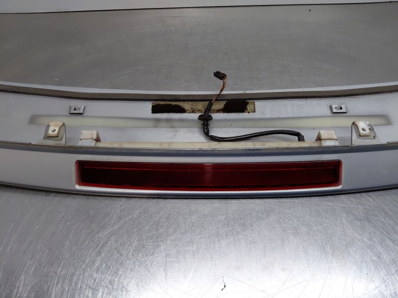 Recambio de aleron trasero para seat ibiza iii (6l1) 1.4 tdi referencia OEM IAM 6L6827939D  