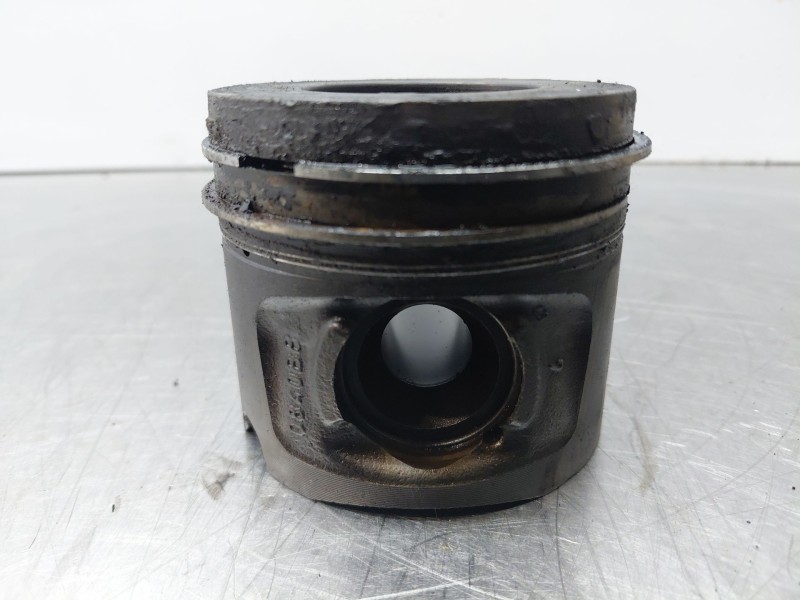 Recambio de piston para bmw serie 3 berlina (e90) 320d referencia OEM IAM 11257810825  