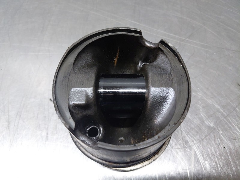 Recambio de piston para bmw serie 3 berlina (e90) 320d referencia OEM IAM 11257810825  