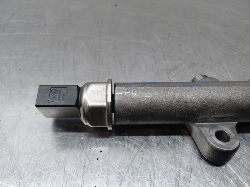 Recambio de rampa inyectora para mercedes-benz clase a (w176) design referencia OEM IAM A6510700700  