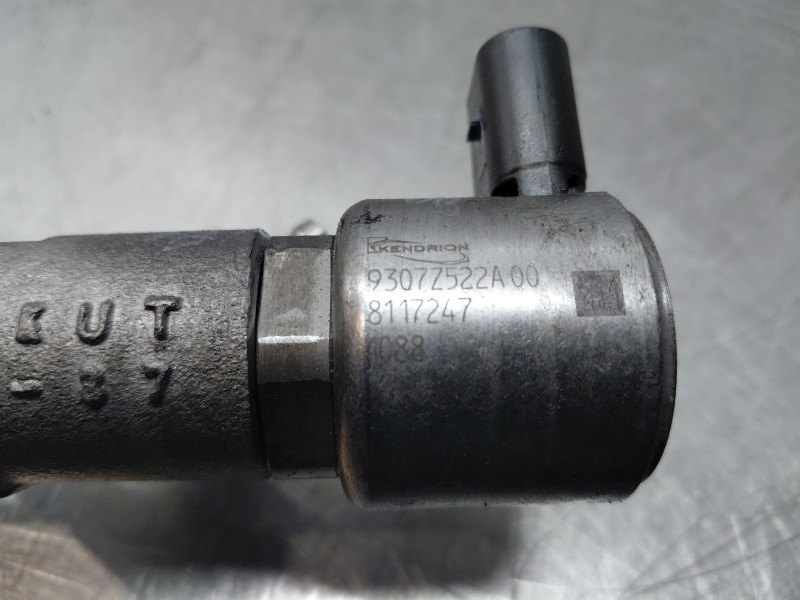 Recambio de rampa inyectora para mercedes-benz clase a (w176) design referencia OEM IAM A6510700700  