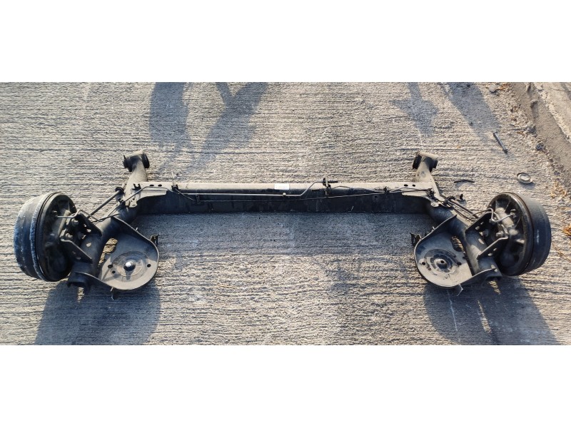 Recambio de puente trasero para dacia lodgy comfort referencia OEM IAM 555117070R  