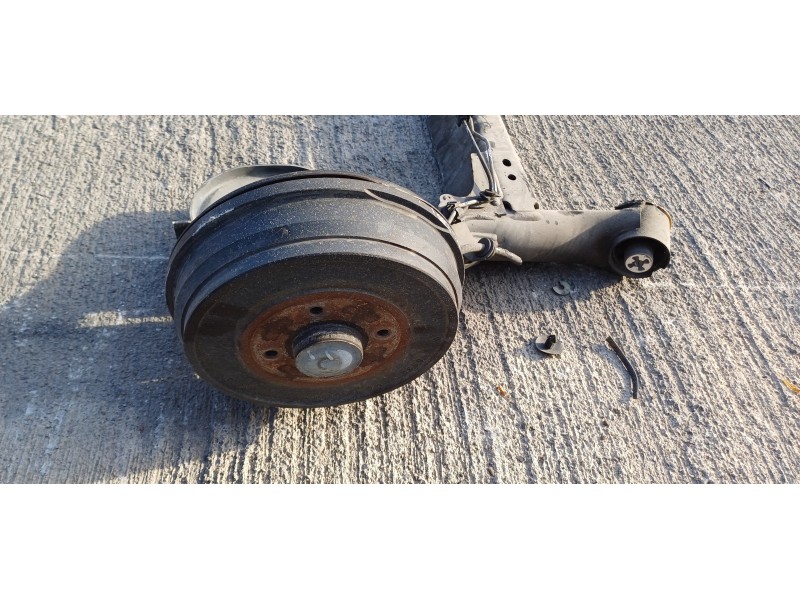 Recambio de puente trasero para dacia lodgy comfort referencia OEM IAM 555117070R  