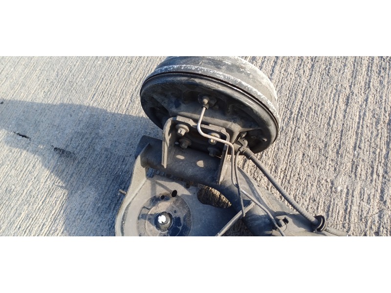 Recambio de puente trasero para dacia lodgy comfort referencia OEM IAM 555117070R  