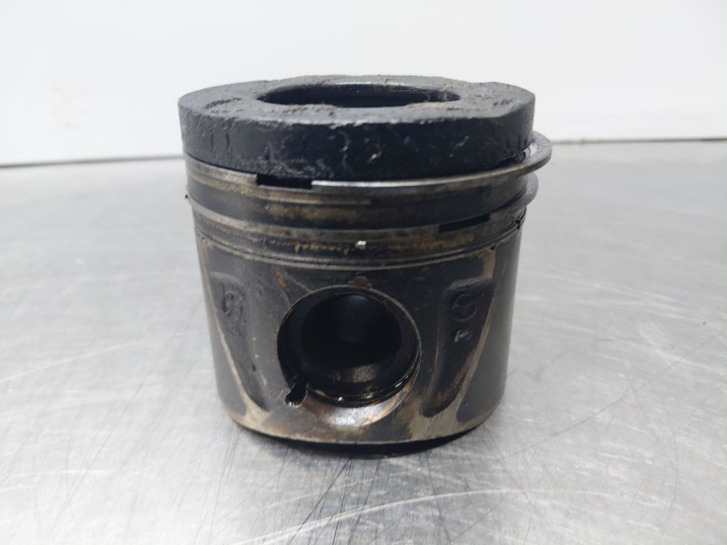 Recambio de piston para mercedes-benz clase gla (w156) 200 d referencia OEM IAM A6510301117  