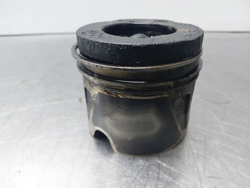 Recambio de piston para mercedes-benz clase gla (w156) 200 d referencia OEM IAM A6510301117  