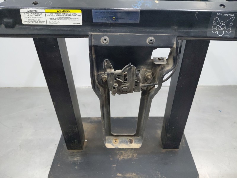 Recambio de panel frontal para jeep cherokee (kj) sport referencia OEM IAM 55176763AB  