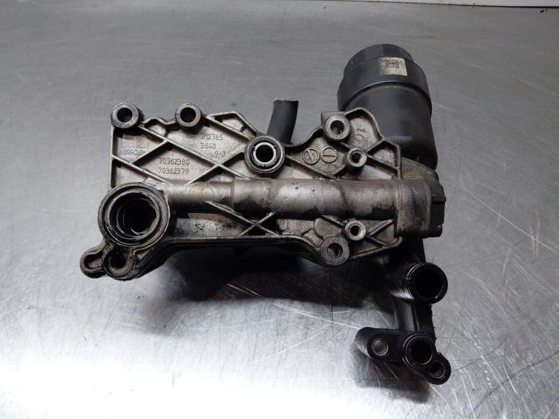 Recambio de soporte filtro aceite para mercedes-benz clase c (w205) lim. bluetec referencia OEM IAM   