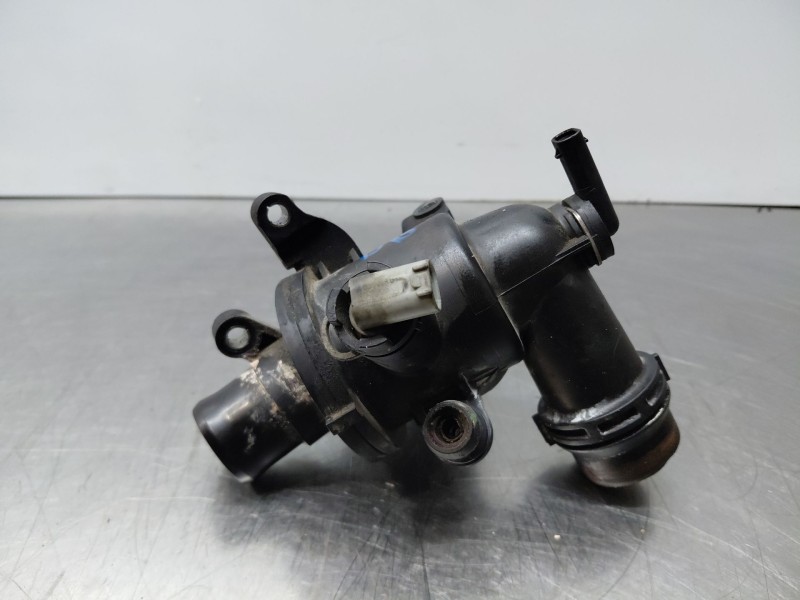 Recambio de termostato para mercedes-benz clase c (w205) lim. bluetec referencia OEM IAM   