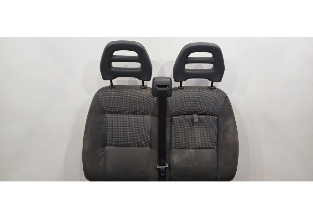 Recambio de asiento delantero derecho para peugeot boxer caja cerrada (rs 3000) (330/333) 2007 ) hdi (330) referencia OEM IAM 88