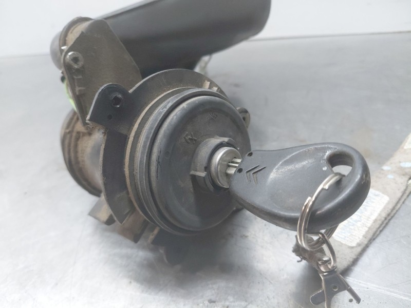 Recambio de tapa exterior combustible para citroën berlingo standard referencia OEM IAM   