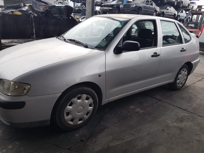 seat cordoba berlina (6k2) del año 2001