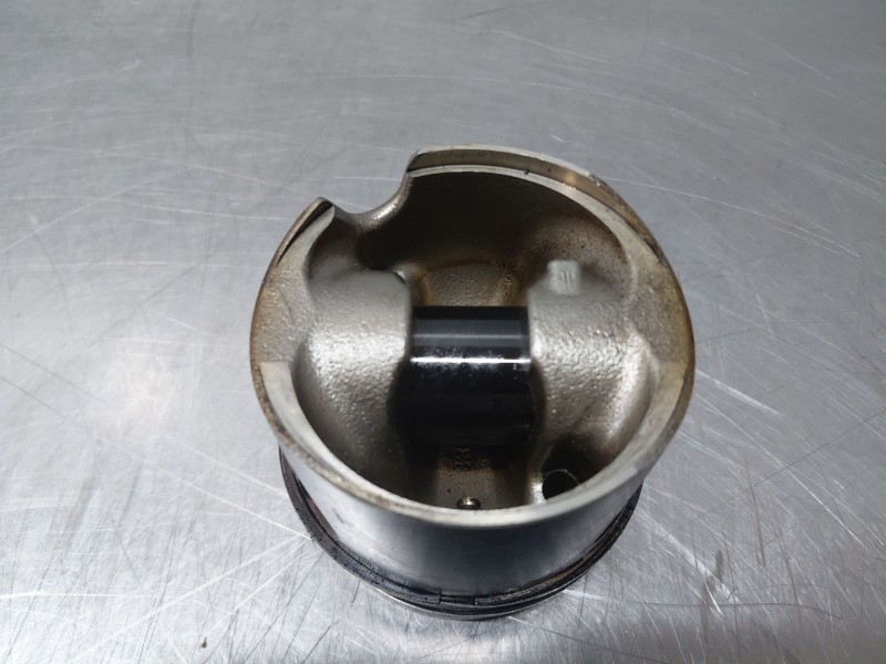 Recambio de piston para mercedes-benz clase a (w176) design referencia OEM IAM A6510301117  