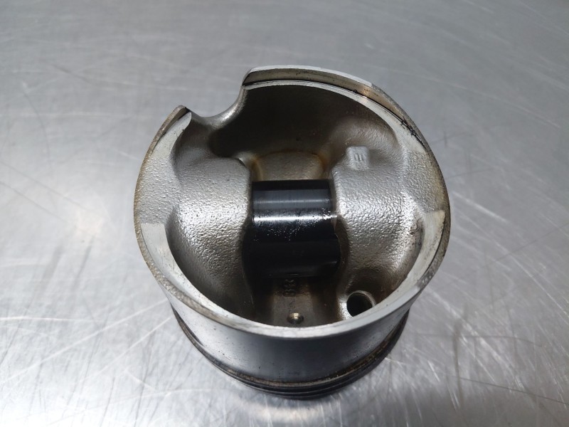 Recambio de piston para mercedes-benz clase a (w176) design referencia OEM IAM A6510301117  