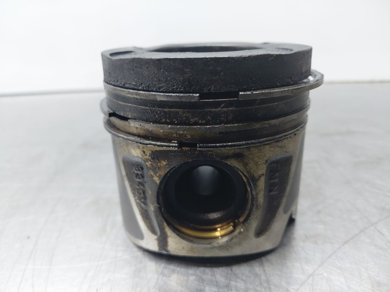 Recambio de piston para mercedes-benz clase c (w205) lim. bluetec referencia OEM IAM   