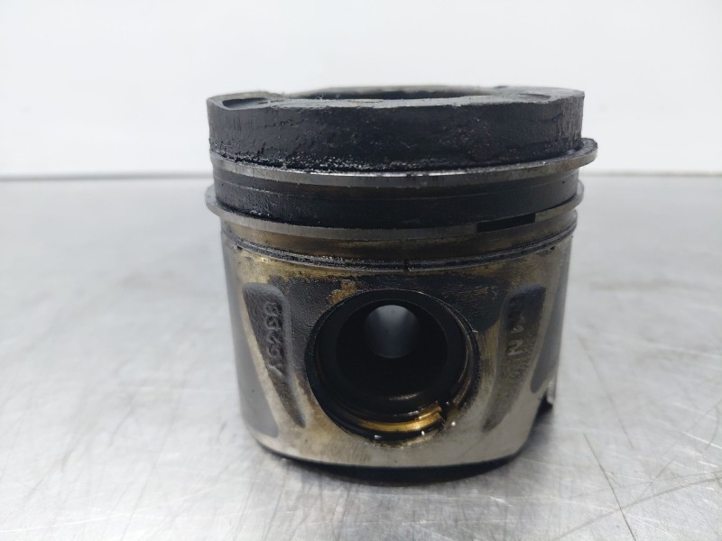Recambio de piston para mercedes-benz clase c (w205) lim. bluetec referencia OEM IAM   