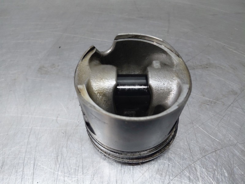 Recambio de piston para mercedes-benz clase c (w205) lim. bluetec referencia OEM IAM   
