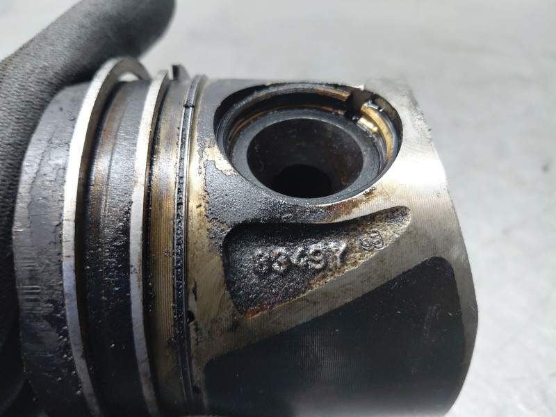 Recambio de piston para mercedes-benz clase c (w205) lim. bluetec referencia OEM IAM   