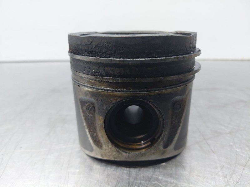 Recambio de piston para mercedes-benz clase c (w205) lim. bluetec referencia OEM IAM   