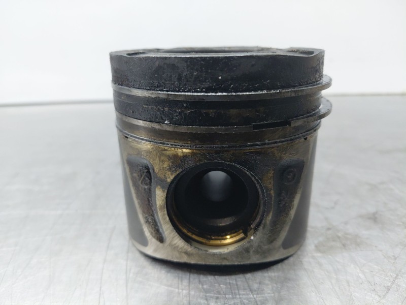 Recambio de piston para mercedes-benz clase c (w205) lim. bluetec referencia OEM IAM   
