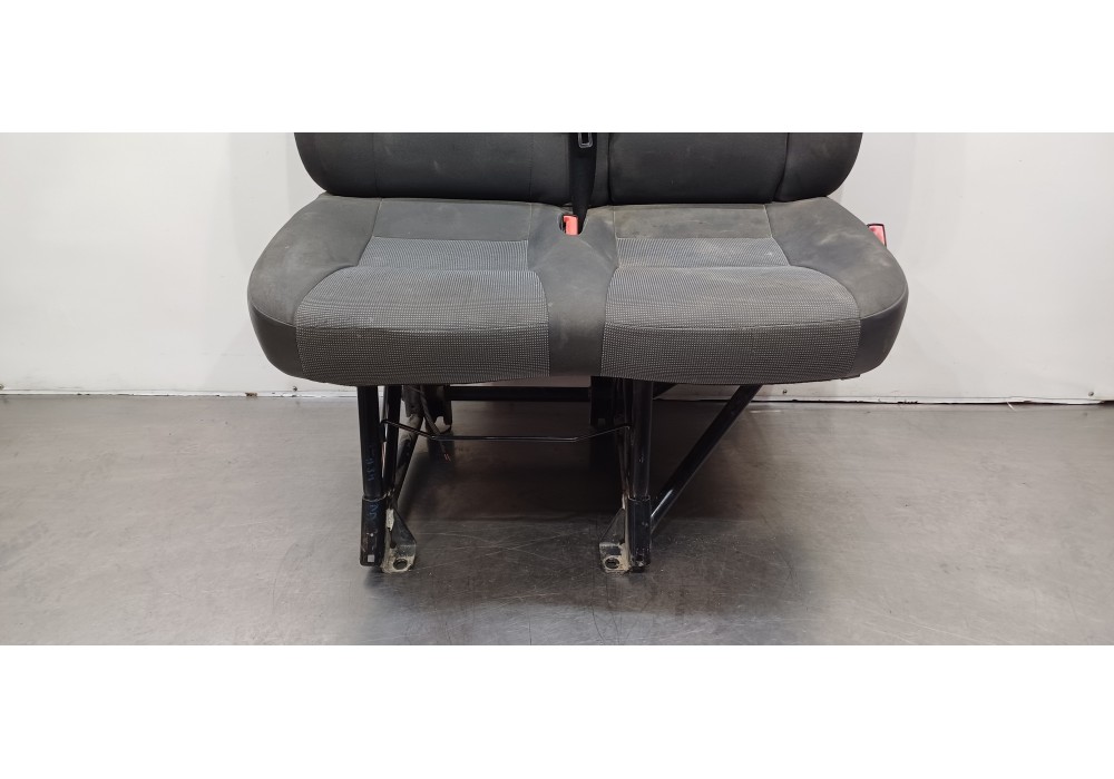 Recambio de asiento delantero derecho para peugeot boxer caja cerrada (rs 3000) (330/333) 2007 ) hdi (330) referencia OEM IAM 88