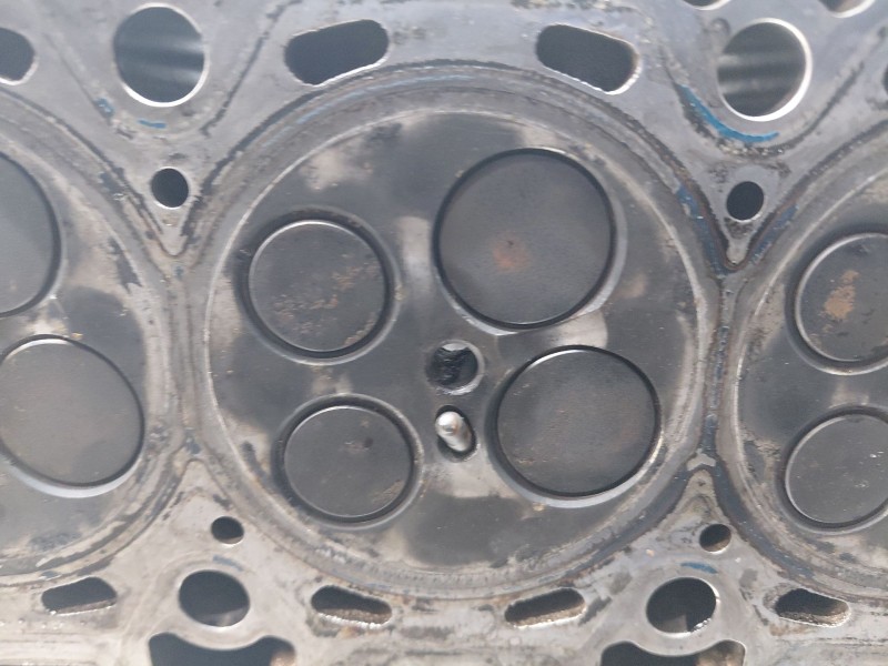 Recambio de culata para hyundai tucson tl referencia OEM IAM 11RU52AF00  