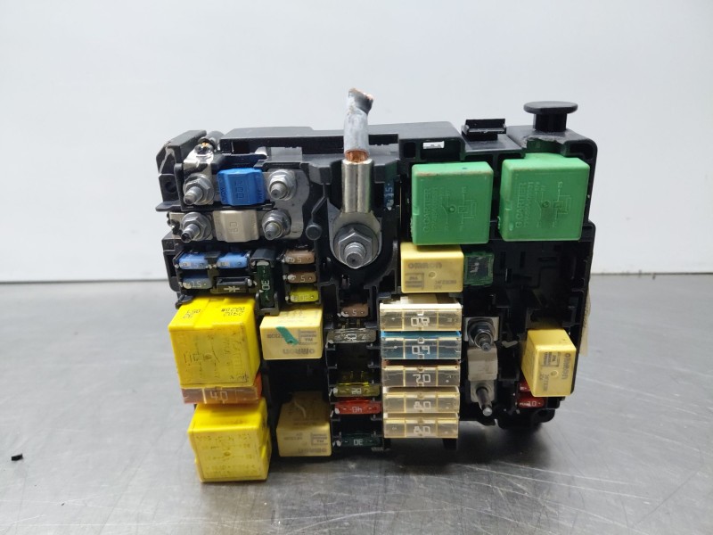 Recambio de caja reles / fusibles para peugeot 208 acces referencia OEM IAM   