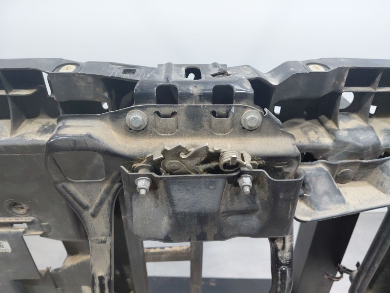 Recambio de panel frontal para peugeot 208 acces referencia OEM IAM   