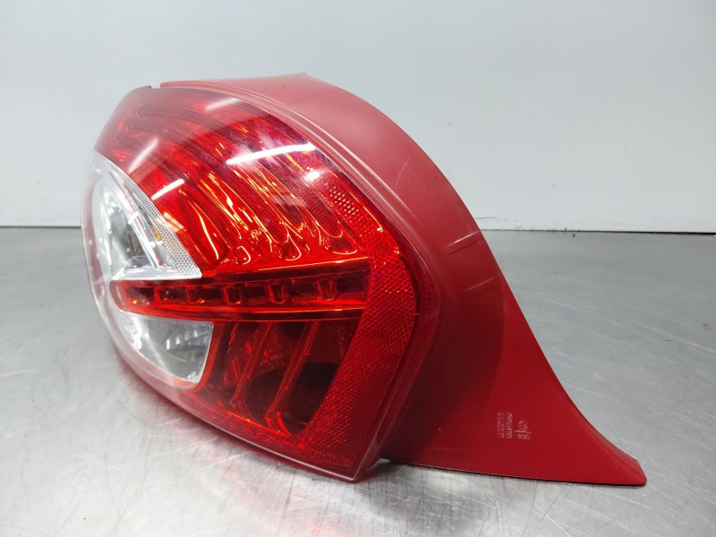 Recambio de piloto trasero izquierdo para peugeot 208 acces referencia OEM IAM   